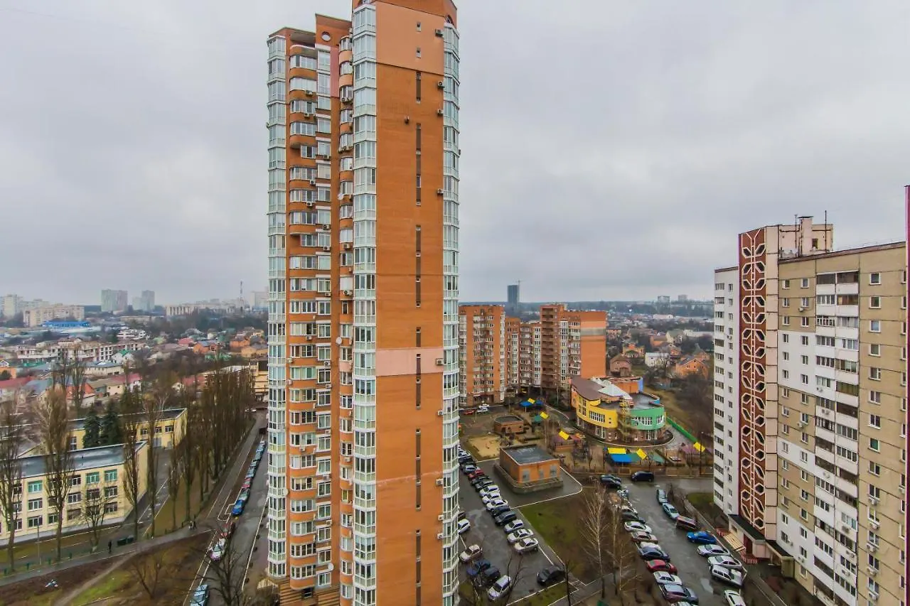 Уютная, Просторная Видовая Трехкомнатная Квартира Возле Метро Академгородок На 6 Мест 0*, キエフ ウクライナ